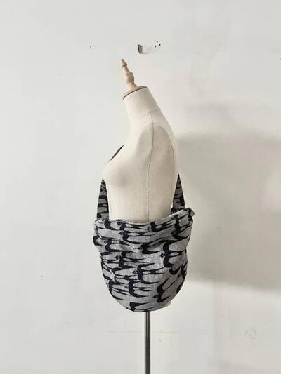 【美品】mina perhonen ハロー スワロー リネン ジャガード ボディ バッグ ショルダー バッグ 画像1