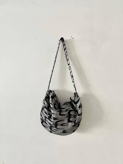 【美品】mina perhonen ハロー スワロー リネン ジャガード ボディ バッグ ショルダー バッグ 画像2