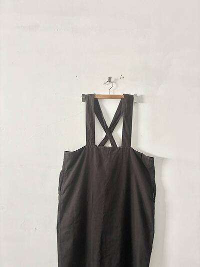 【nest Robe】リネンコットン クロスストラップ ジャンパースカート ブラック 画像4