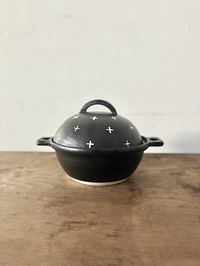 【美品】宇田康介 宇田令奈 黒釉 クロス柄 土鍋 蓋付き  画像1