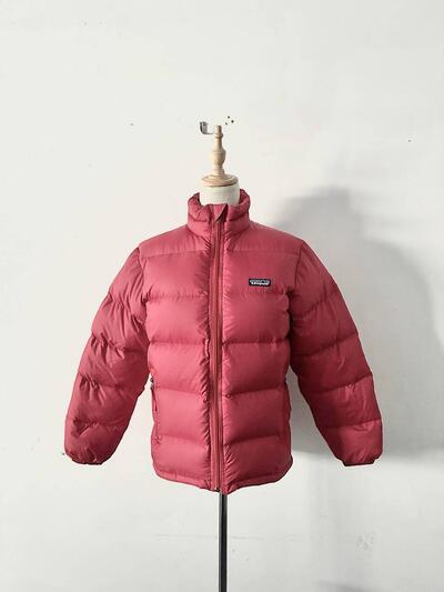 Patagonia ダウンジャケット キッズ L12 レッド 画像1