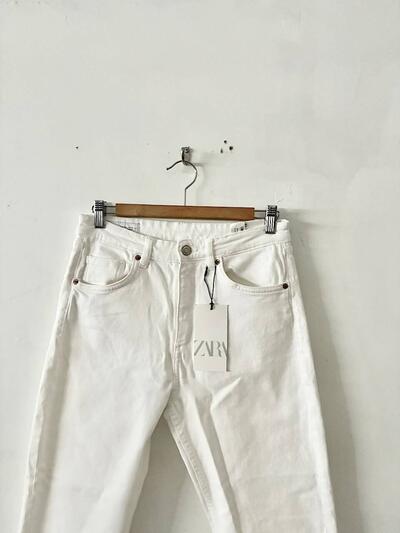 【未使用】ZARA ハイライズ クロップドデニムパンツ ホワイト 40 画像2