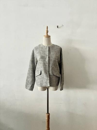 【美品】nooy ジャガードツイード ノーカラージャケット ライトグレー 画像1
