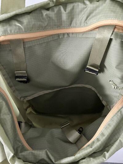 【美品】Patagonia 2WAY ウルトラライト ブラックホール トート パック 画像8
