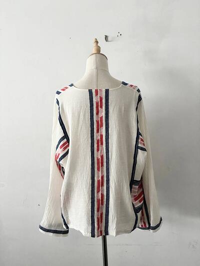 【美品】Devotion TWINS ジオメトリック 幾何学柄 Vネック ブラウス 画像6