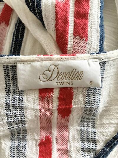 【美品】Devotion TWINS ジオメトリック 幾何学柄 Vネック ブラウス 画像9