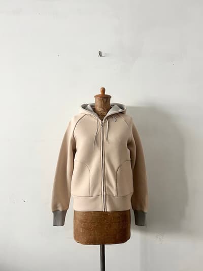 【美品】mina perhonen　slappe　パーカー　ベージュ 画像1