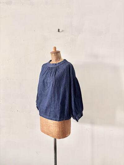 【美品】a piece of Library コットンリネン デニムギャザーブラウス 画像2