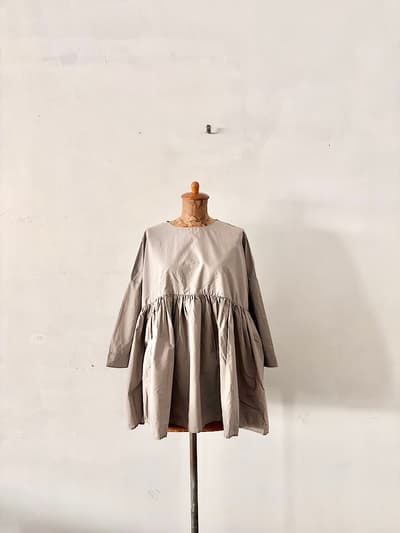 【定価1.6万】Gauze# ガーゼ コットン ギャザー ブラウス アッシュグレー F 未使用 画像1