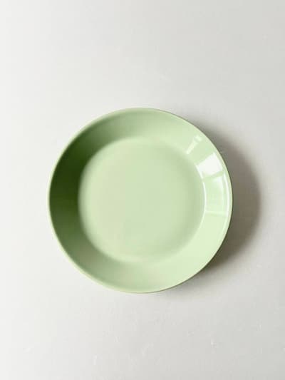 【美品】iittala 　TEEMA　セラドングリーン　17cmプレート 画像1