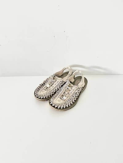 KEEN　UNEEK　ユニークサンダル　オフホワイト　23cm 画像1