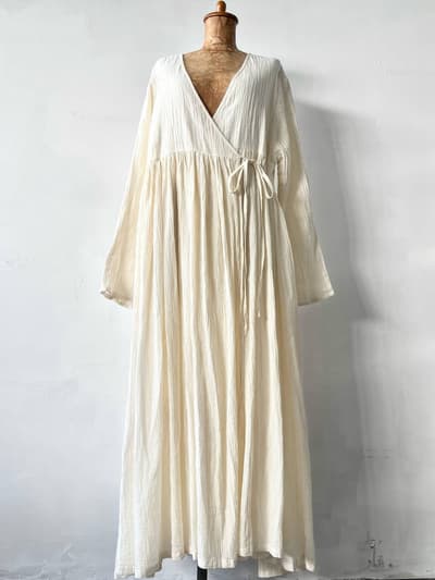 【美品】カシュクールギャザーロングワンピース　アイボリー 画像1