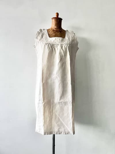 【アンティーク】リネン刺繍チュニック　首元ドット 画像1