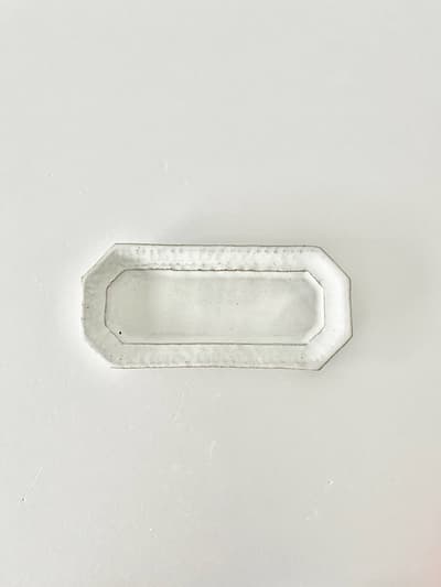 【美品】河上奈未　角細長皿 　プレーン　白１ 画像1