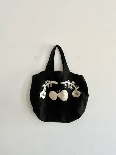 mina perhonen ミナペルホネン × 東京スカイツリー　fly&bloom　パニーニバッグ　ブラック 画像1