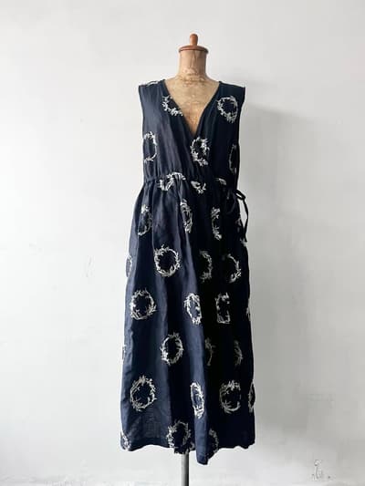 TUTIE　リネンリース刺繍ノースリーブカシュクールワンピース 画像1