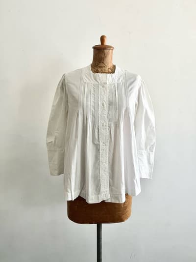 ヴィンテージ　ボタニカル刺繍ピンタックブラウス 画像1