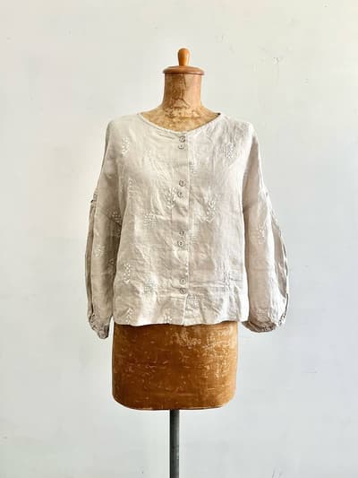 nop de nod　リネン刺繍ブラウス　Mサイズ　サンドベージュ 画像1