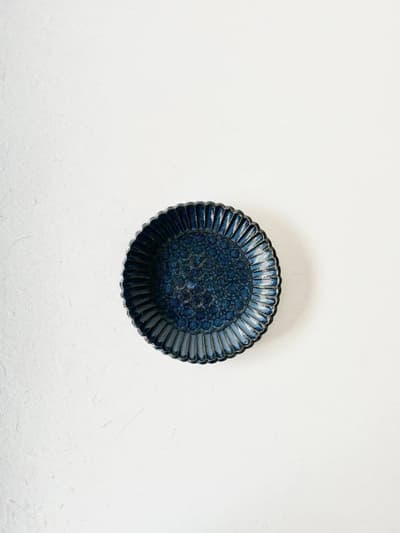 【美品】小代焼　小代本谷ちひろ窯　輪花皿　5寸　青 画像1