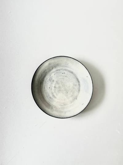 【美品】二井内覚　7寸皿　鉄白 画像1