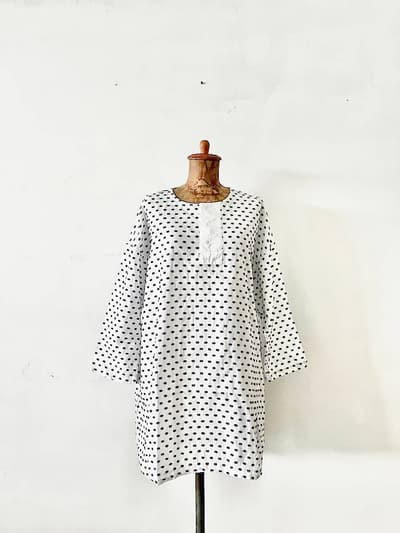 【美品】TOUJOURS　プルオーバー　刺繍　サイズ2 画像1