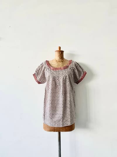 【未使用】ANOKHl　パフスリーブトップス　刺繍　サイズM 画像1
