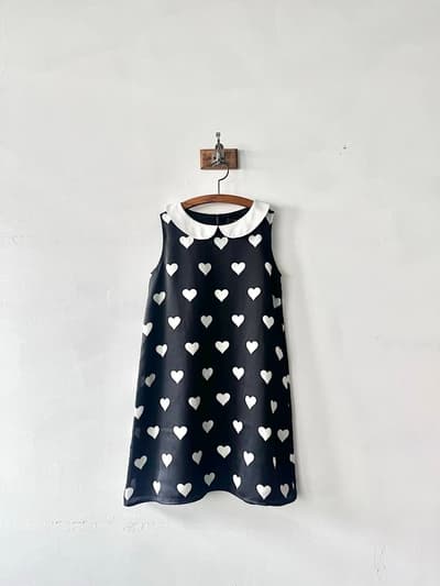 【kid's】agnes b. enfant　ハート柄ノースリーブワンピース　8ans 画像1