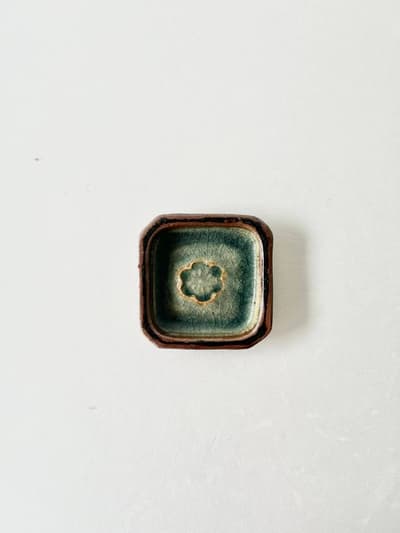 【美品】森山窯　隅切梅紋小皿　 画像1