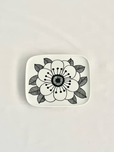 【美品】marimekko　kestitプレート　ホワイト 画像1
