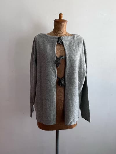 【美品】TOUJOURS　バックストリングカーディガン　グレー　フリーサイズ 画像1