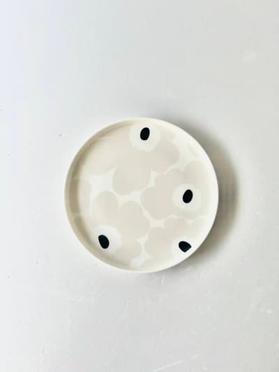 【未使用】marimekko  unikkoプレート20cm 　ホワイト 画像1