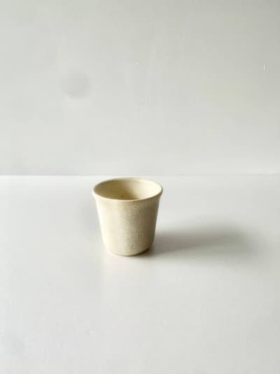 【美品】三宅史家　貫入湯呑み　白土　白マット釉　① 画像1