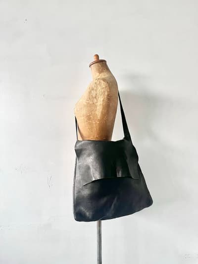 evam eva・Dove&Olive　ショルダーバッグ　レザー　ブラック 画像1