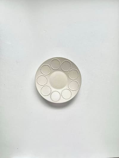 【美品】mina perhonen　tambourine　プレート小　white 画像1