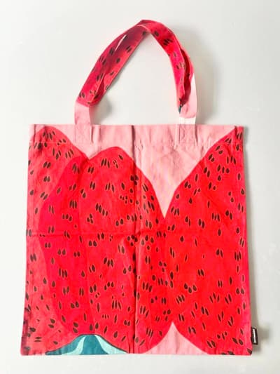marimekko  mansikkavuoret 　ファブリックバッグ　いちご　 画像1