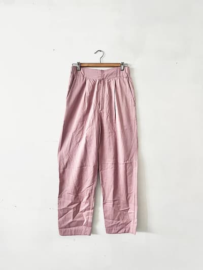 【美品】UNIVERSAL TISSU　テーパードパンツ　ピンク 画像1
