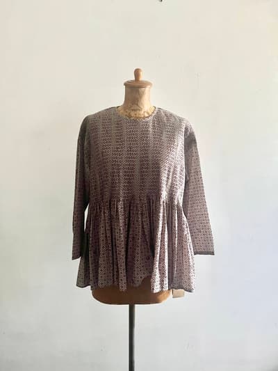 【未使用】maison de soil　 80’S Voile small flower block print crew-neck 3/4SL shirt with mini pin tuck 画像1