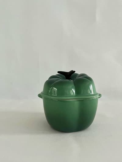 【美品】ル・クルーゼ　ピーマン型ココット　グリーン 画像1