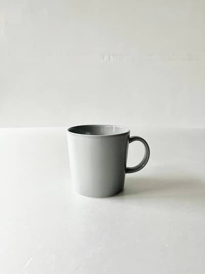 【美品】iittala 　TEEMA　パールグレー　マグカップ 画像1
