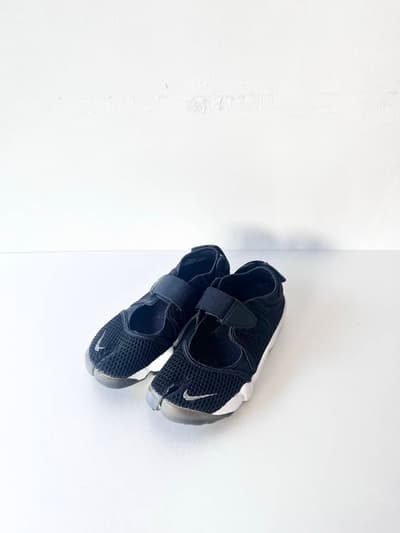 【美品】NIKE　エアリフト　ブラック　サイズ２３ 画像1