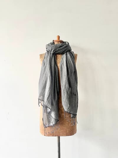 Babaghuri 　刺繍ストール　ヨーガンレール 画像1