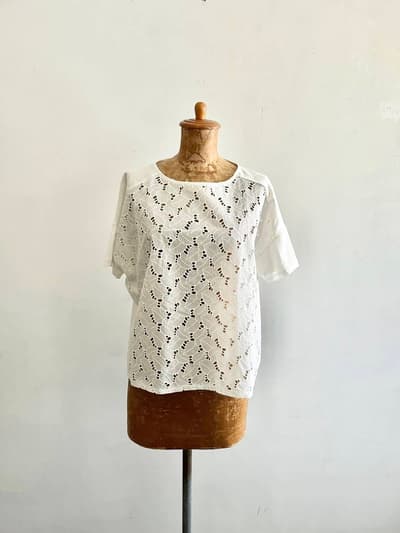 【美品】NOMBRE IMPAIR　　刺繍トップス　サイズF 画像1
