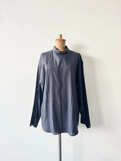 【未使用】LOEFF　オーガンジータートルブラウス　フリーサイズ　ネイビー 画像1