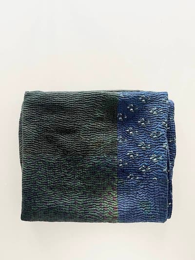 【美品】インド　ヴィンテージ　ラリーキルト　カンタ刺繍　ダークネイビー　グリーン　柄　刺し子のみ　220・150 画像1