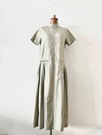 【美品】UNIVERSAL TISSU　コットンブロードホスピタルハーフスリーブワンピース 画像1