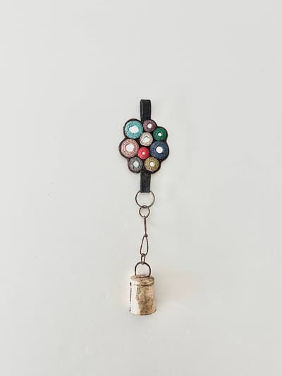 【新品】NUL　手刺繍カウベル　ミラーワーク　オーナメント　風鈴 画像1
