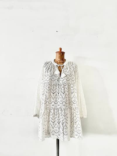 【美品】2023SS　JOURNAL STANDARD relume　コットンカットワーク刺繍ティアードブラウス　白 画像1