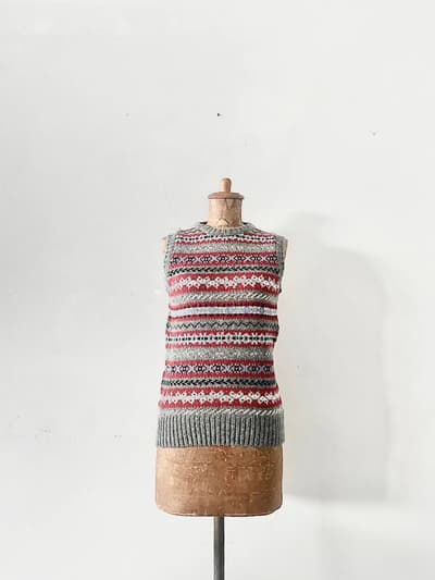 【美品】John Tulloch　ウール ニットベスト　総柄　サイズ34　英国製  画像1