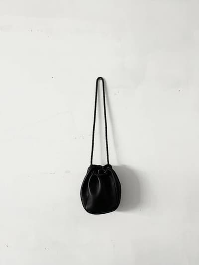 【美品】nuitomeru　巾着トートバッグ-Sサイズ　ブラック 画像1