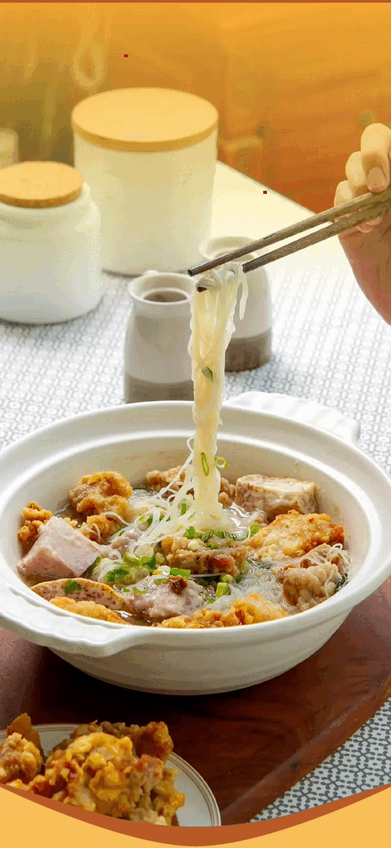 【芋頭排骨酥米粉】|料多湯鮮│老師傅手拿菜|濃郁芋香暖心|約3 - 4人份 商品介紹 4